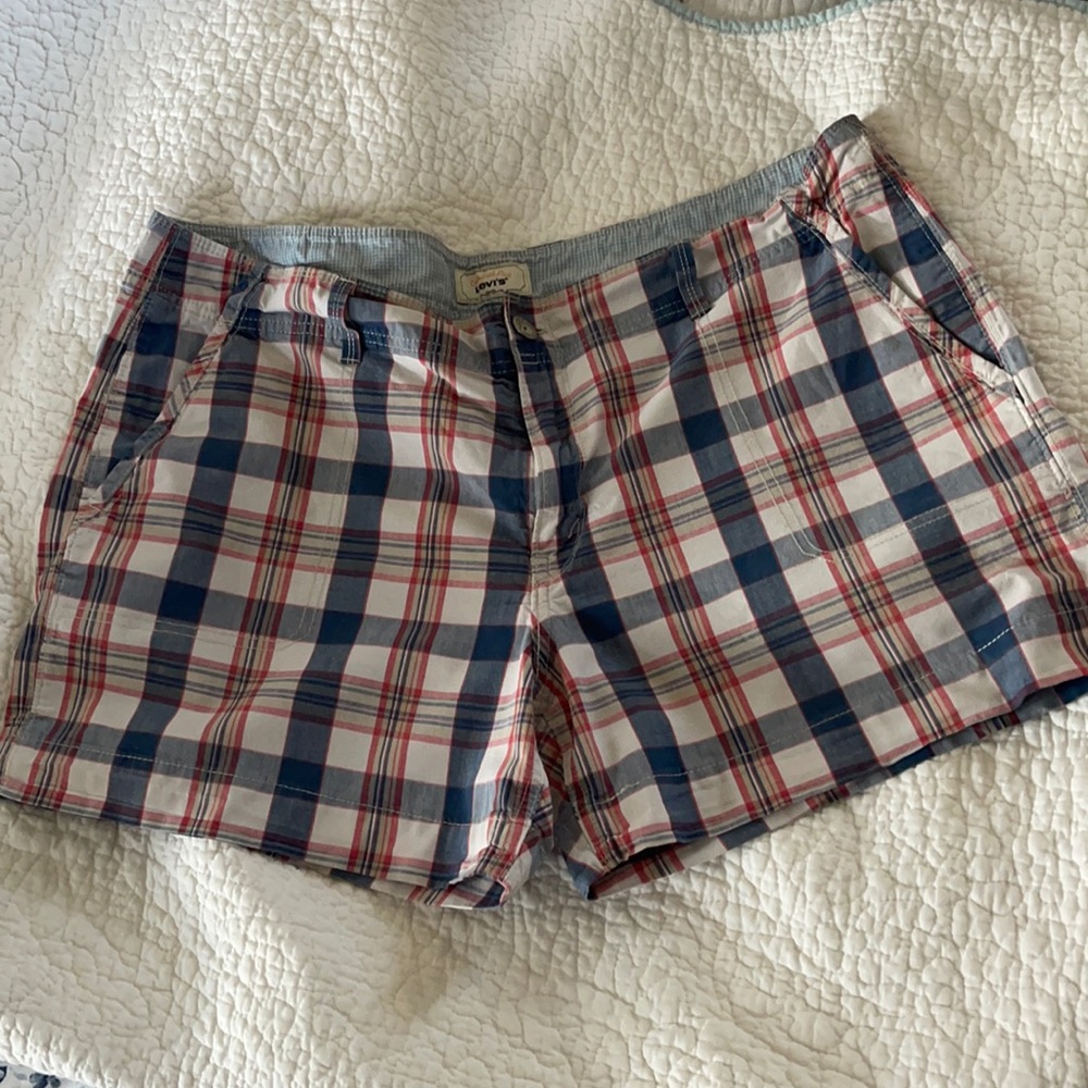 Levi’s red, white, and blue plaid women’s shorts